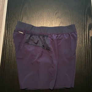 Brooks split running shorts. Men’s medium